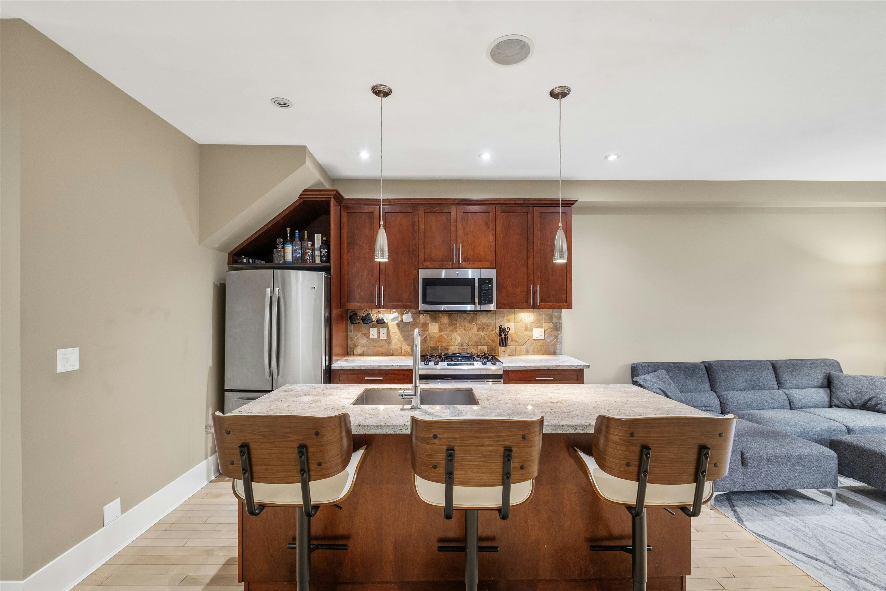 1620 St. Andrews Avenue, North Vancouver, BC, V7L 3L6 - 4
