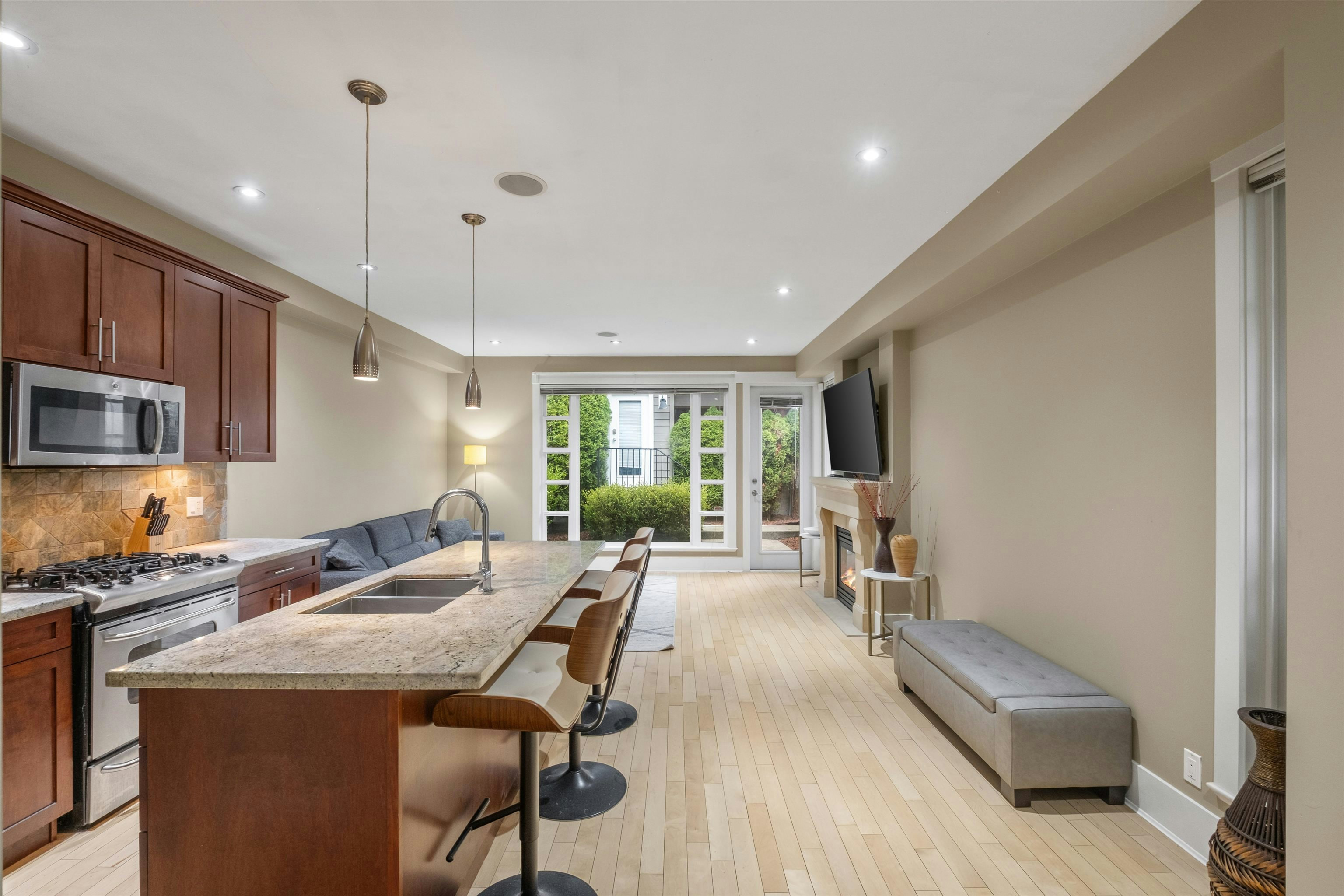 1620 St. Andrews Avenue, North Vancouver, BC, V7L 3L6 - 2