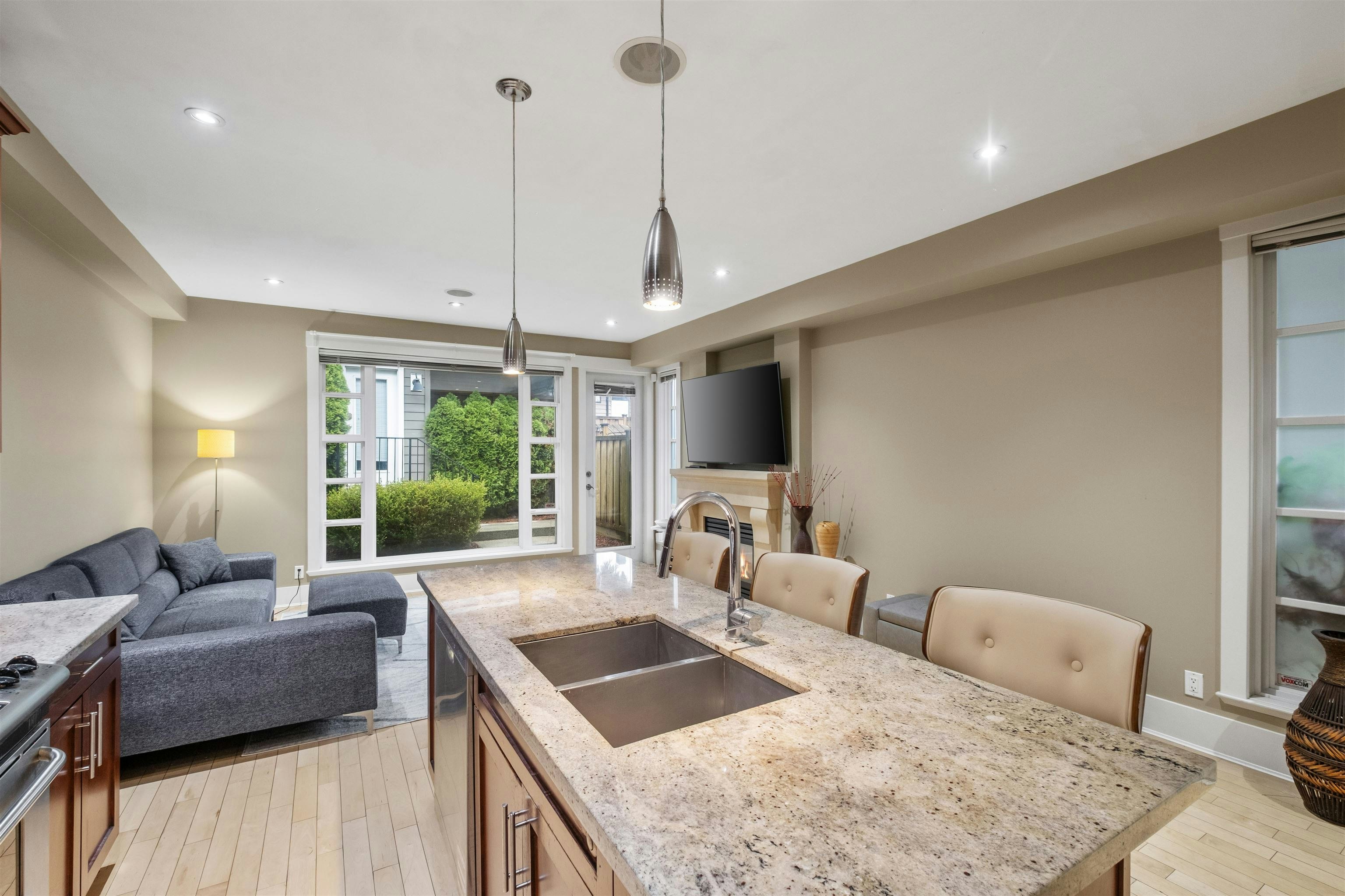 1620 St. Andrews Avenue, North Vancouver, BC, V7L 3L6 - 3
