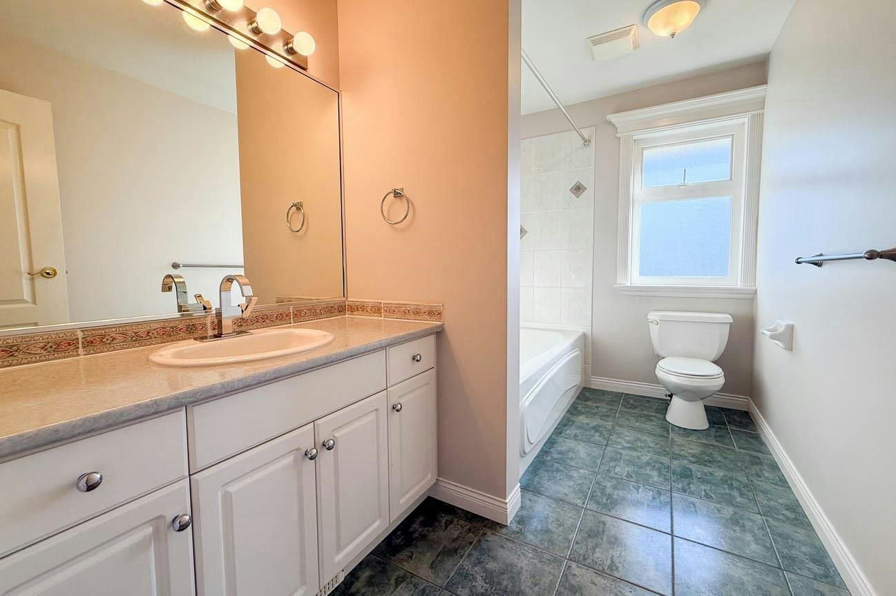 3858 Sauve Place, North Vancouver, BC, V7K 3C8 - 26