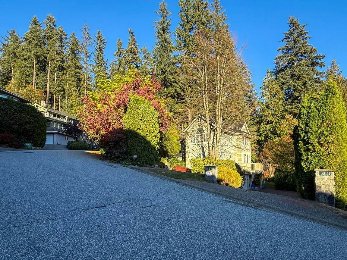 3858 Sauve Place, North Vancouver, BC, V7K 3C8 - 39