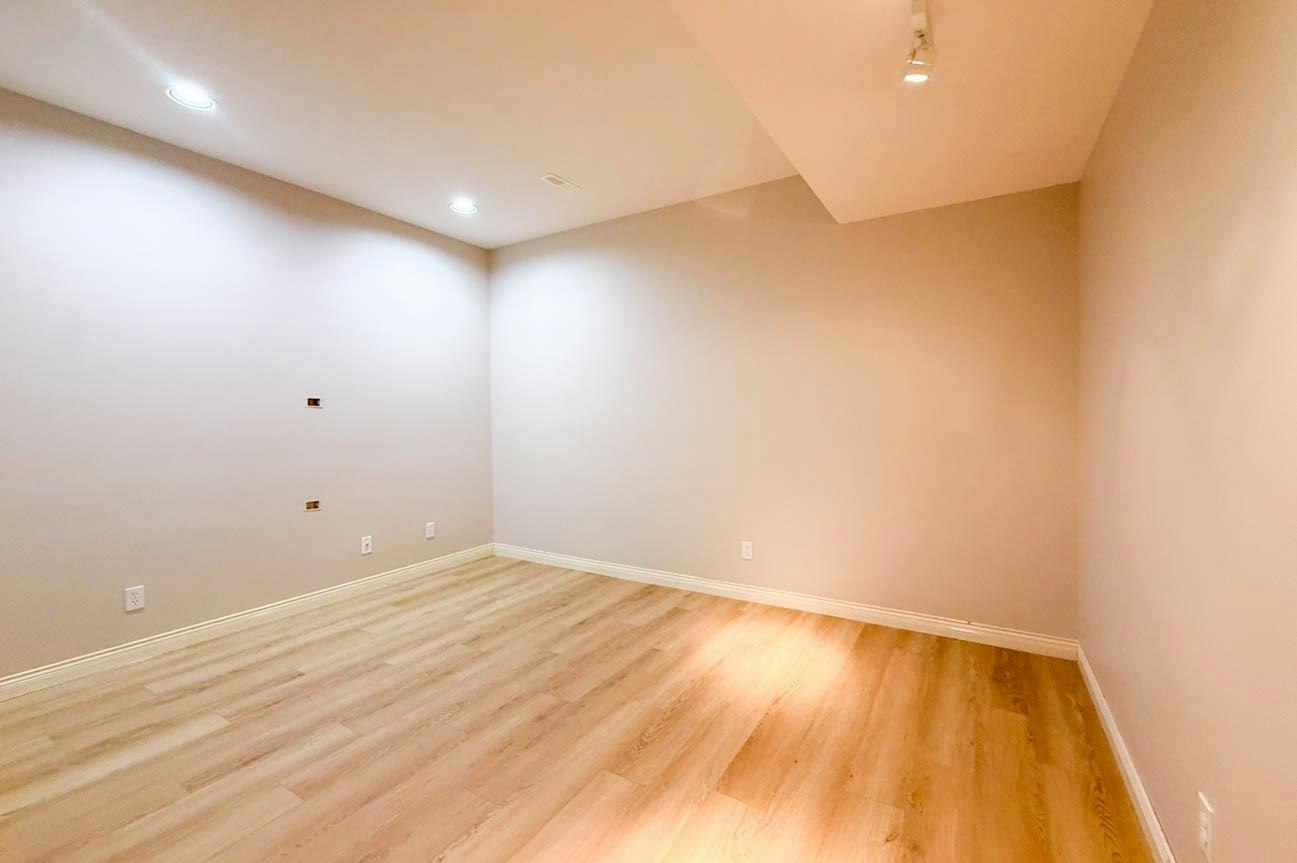 3858 Sauve Place, North Vancouver, BC, V7K 3C8 - 31