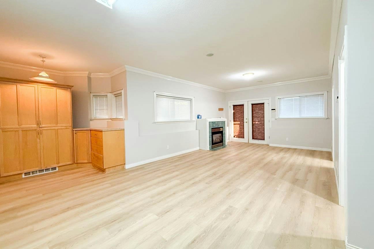 3858 Sauve Place, North Vancouver, BC, V7K 3C8 - 32