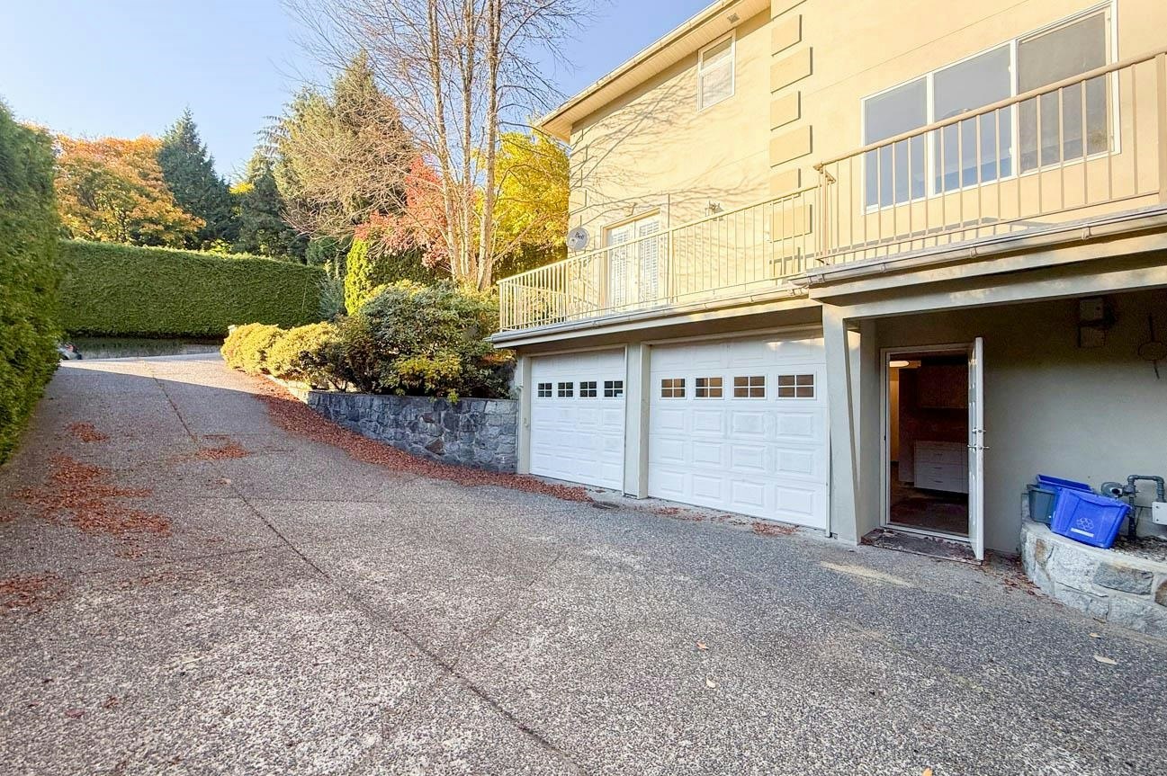 3858 Sauve Place, North Vancouver, BC, V7K 3C8 - 36