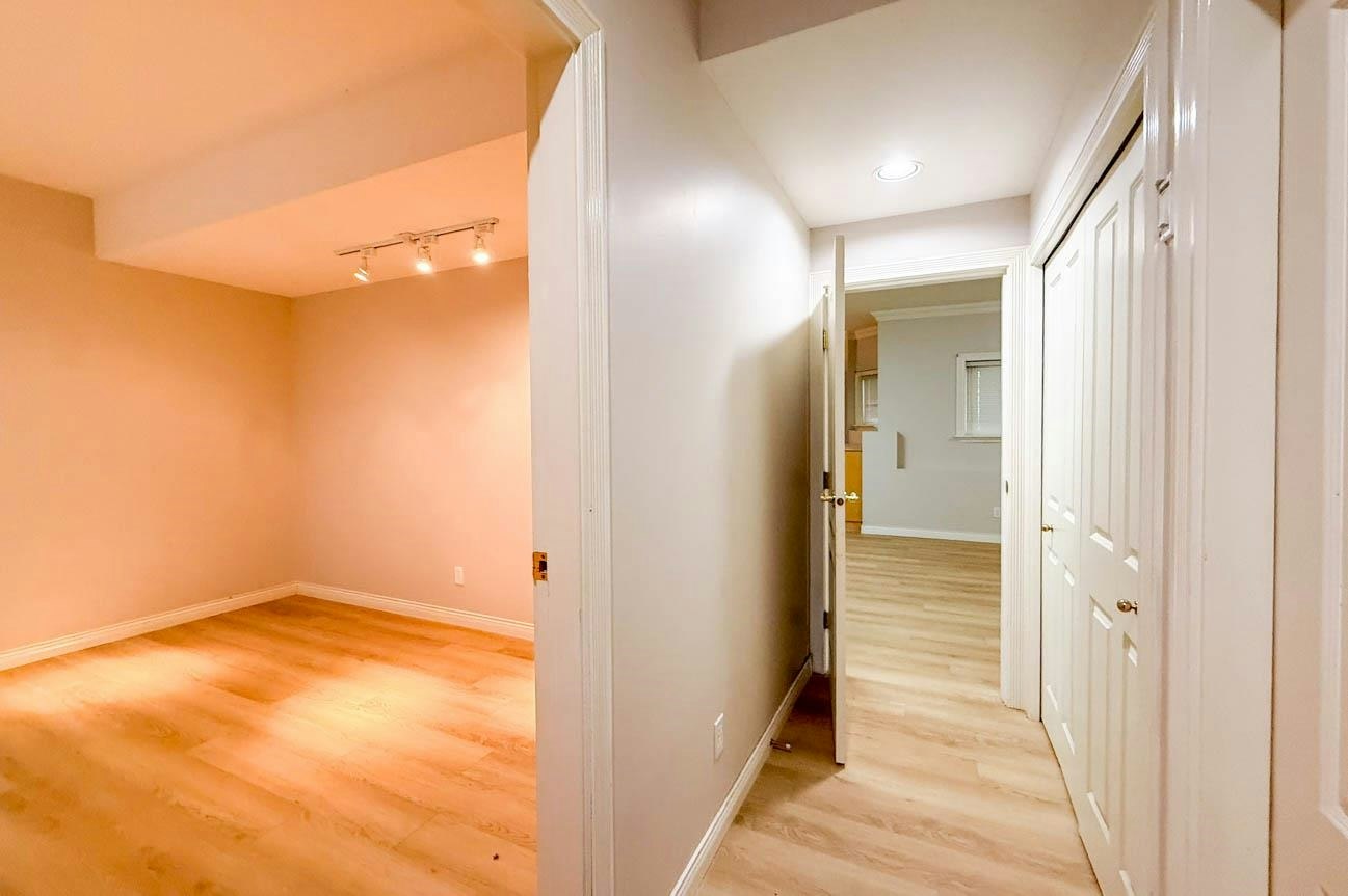 3858 Sauve Place, North Vancouver, BC, V7K 3C8 - 30