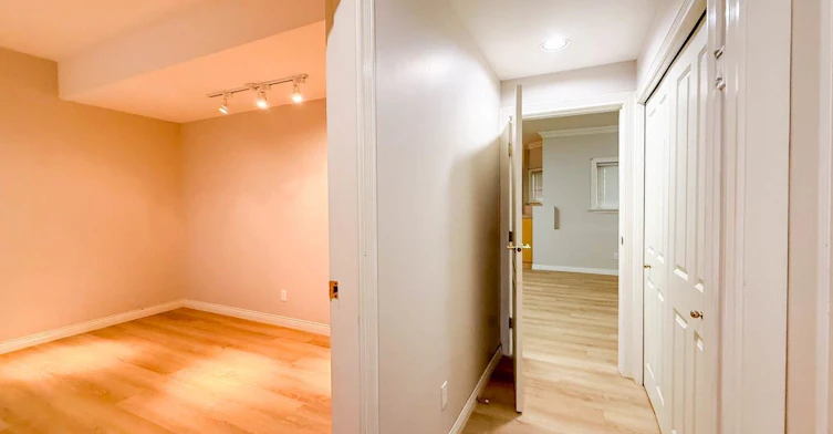 3858 Sauve Place, North Vancouver, BC, V7K 3C8 - 30