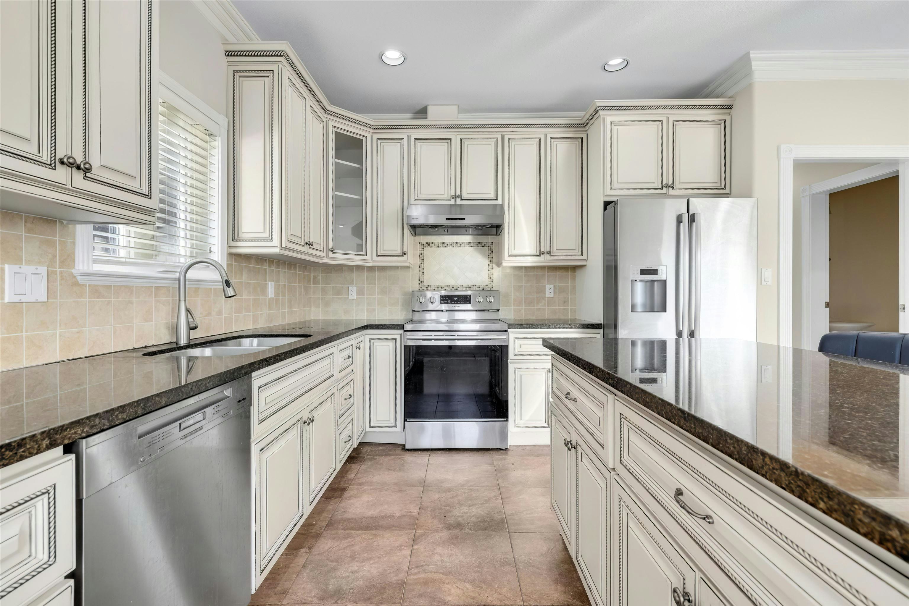 1956 W 42nd Avenue - 5
