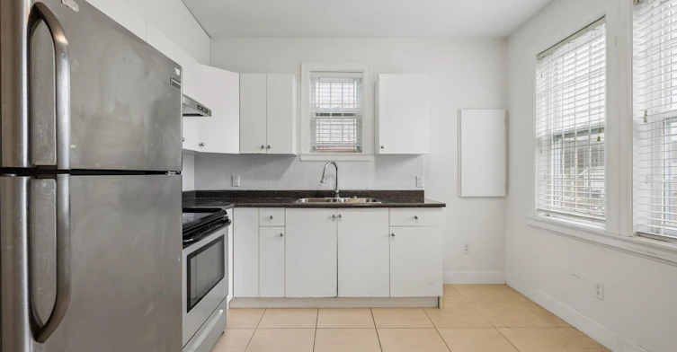 1-3795 Fleming Street, Vancouver, BC, V5N 3W1 - 3