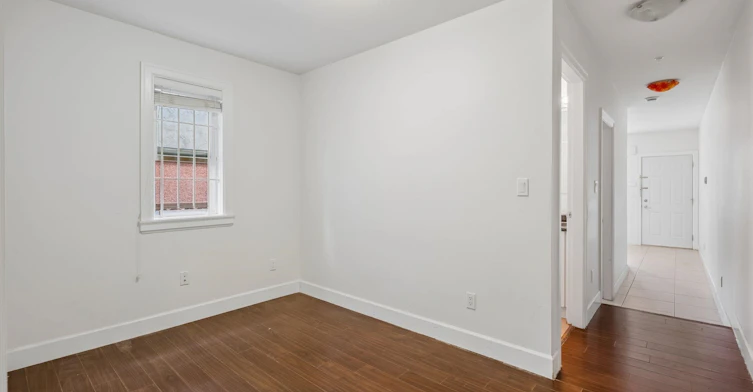 1-3795 Fleming Street, Vancouver, BC, V5N 3W1 - 4