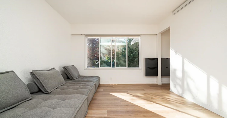 4XXX Eton Street, Burnaby, BC, V5C 1K1 - 4