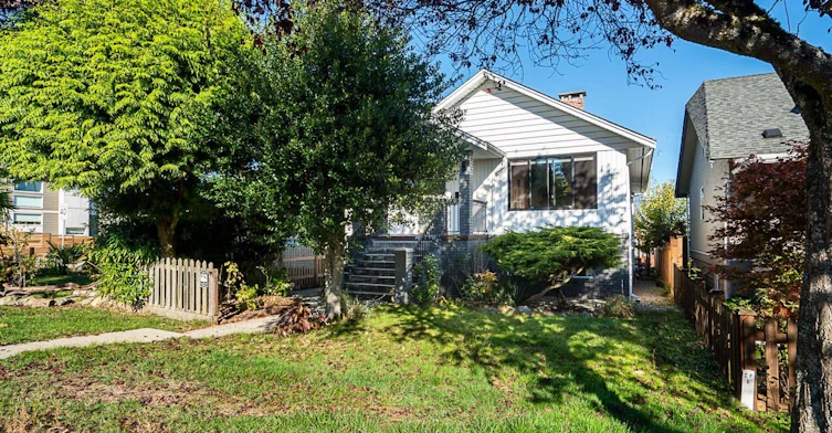 4XXX Eton Street, Burnaby, BC, V5C 1K1 - 2