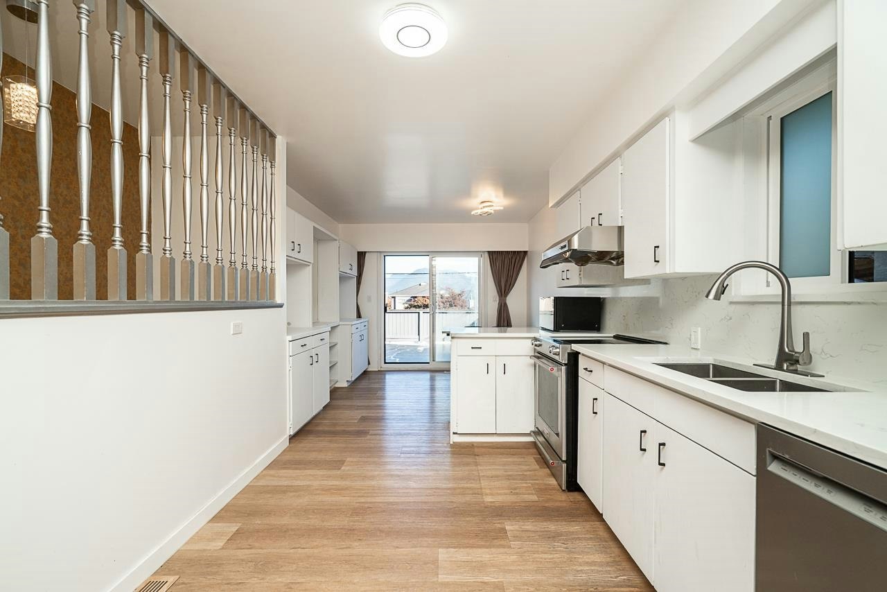 4XXX Eton Street, Burnaby, BC, V5C 1K1
