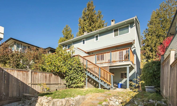 355 E 4th Street