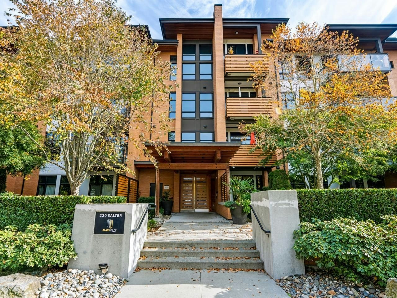 212-220 Salter Street, New Westminster, BC, V3M 0H4