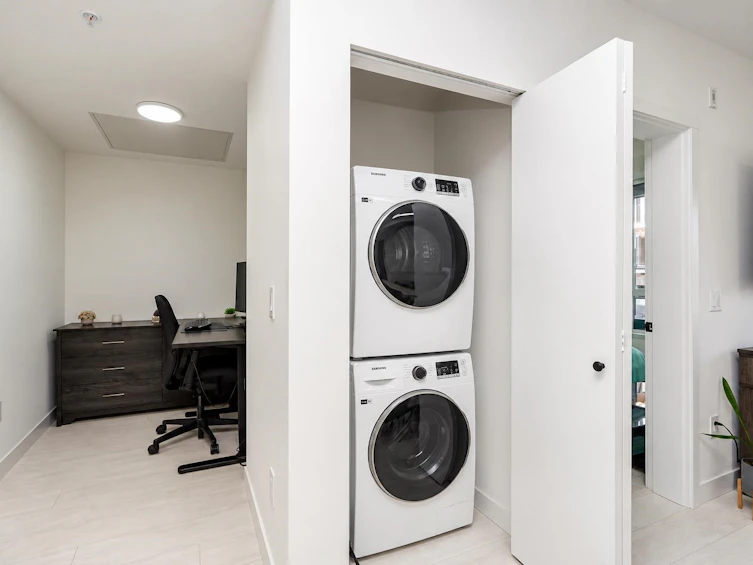 221-9456 134 Street, Surrey, BC, V3V 0G8 - 23