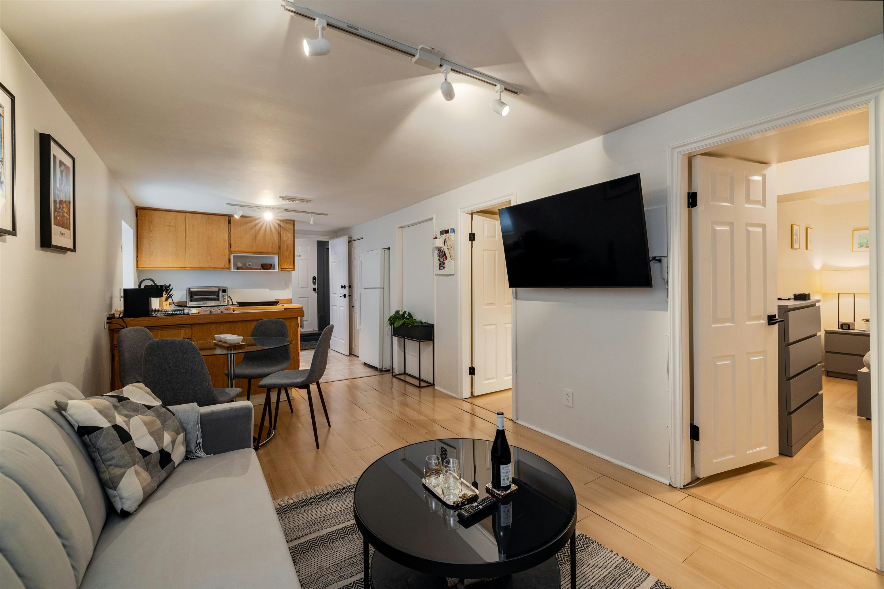 4343 W 11th Avenue, Vancouver, BC, V6R 2L9 - 23
