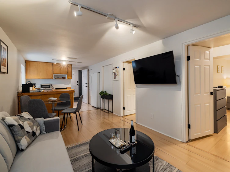 4343 W 11th Avenue, Vancouver, BC, V6R 2L9 - 23