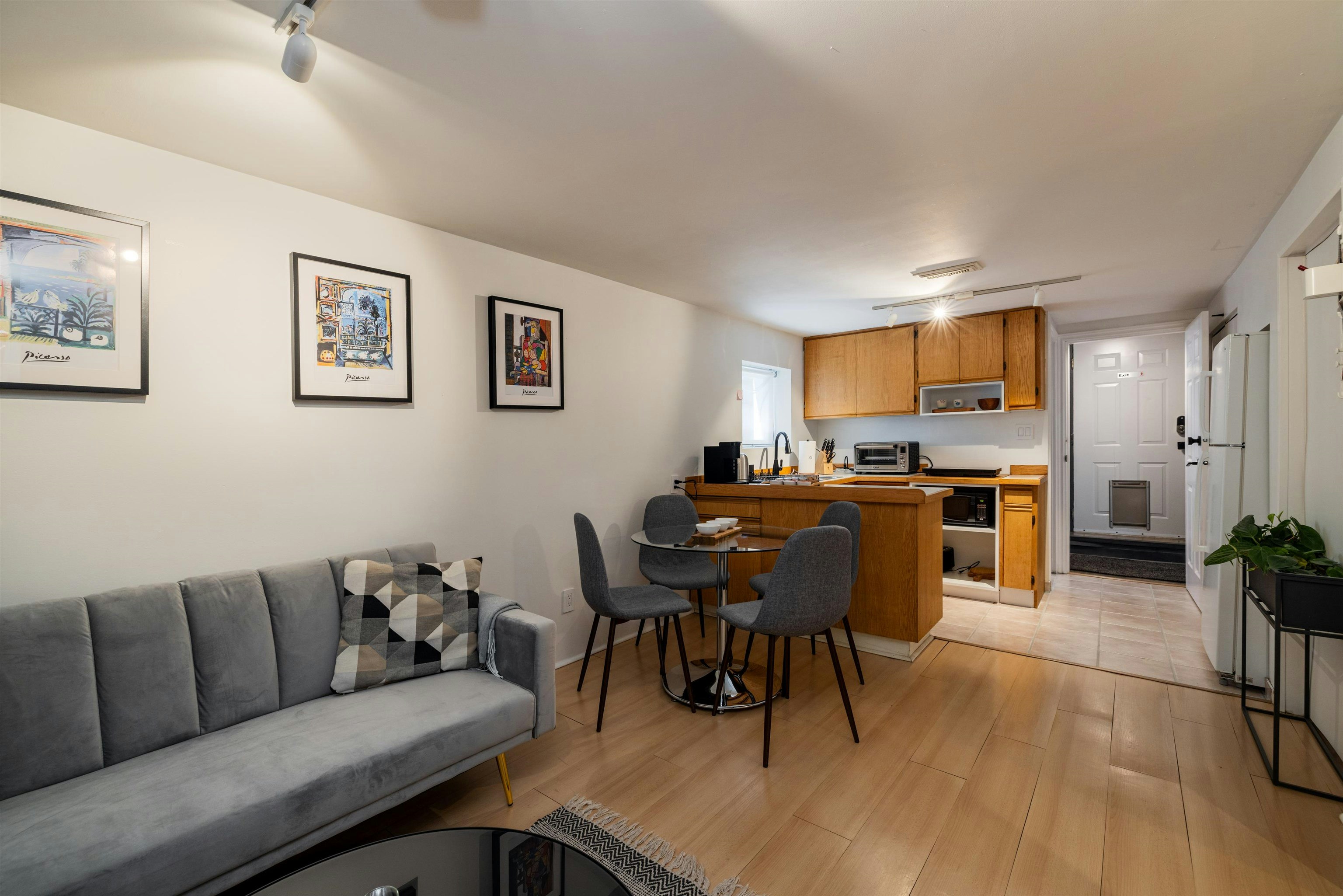 4343 W 11th Avenue, Vancouver, BC, V6R 2L9 - 24