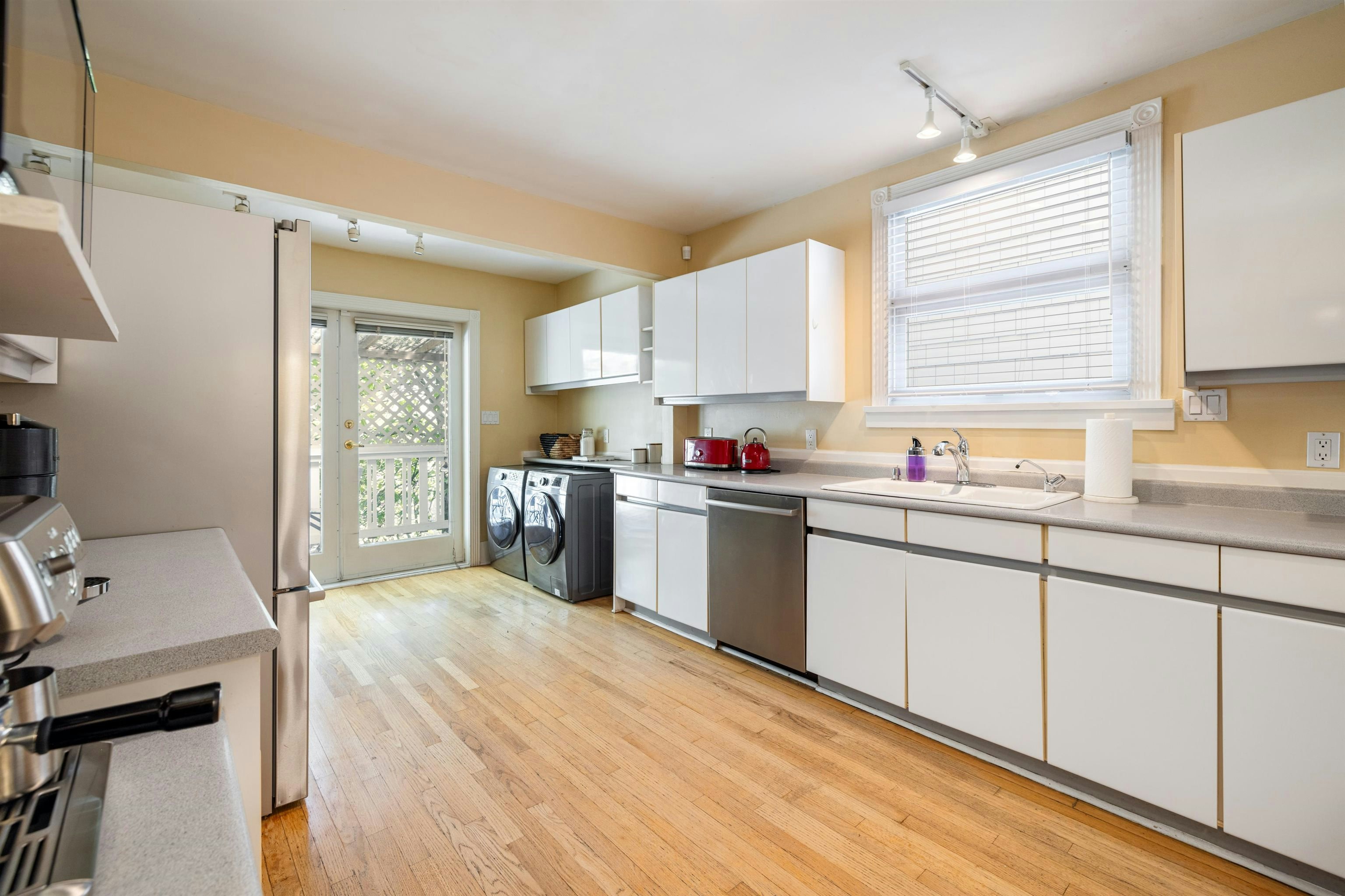 4343 W 11th Avenue, Vancouver, BC, V6R 2L9 - 7