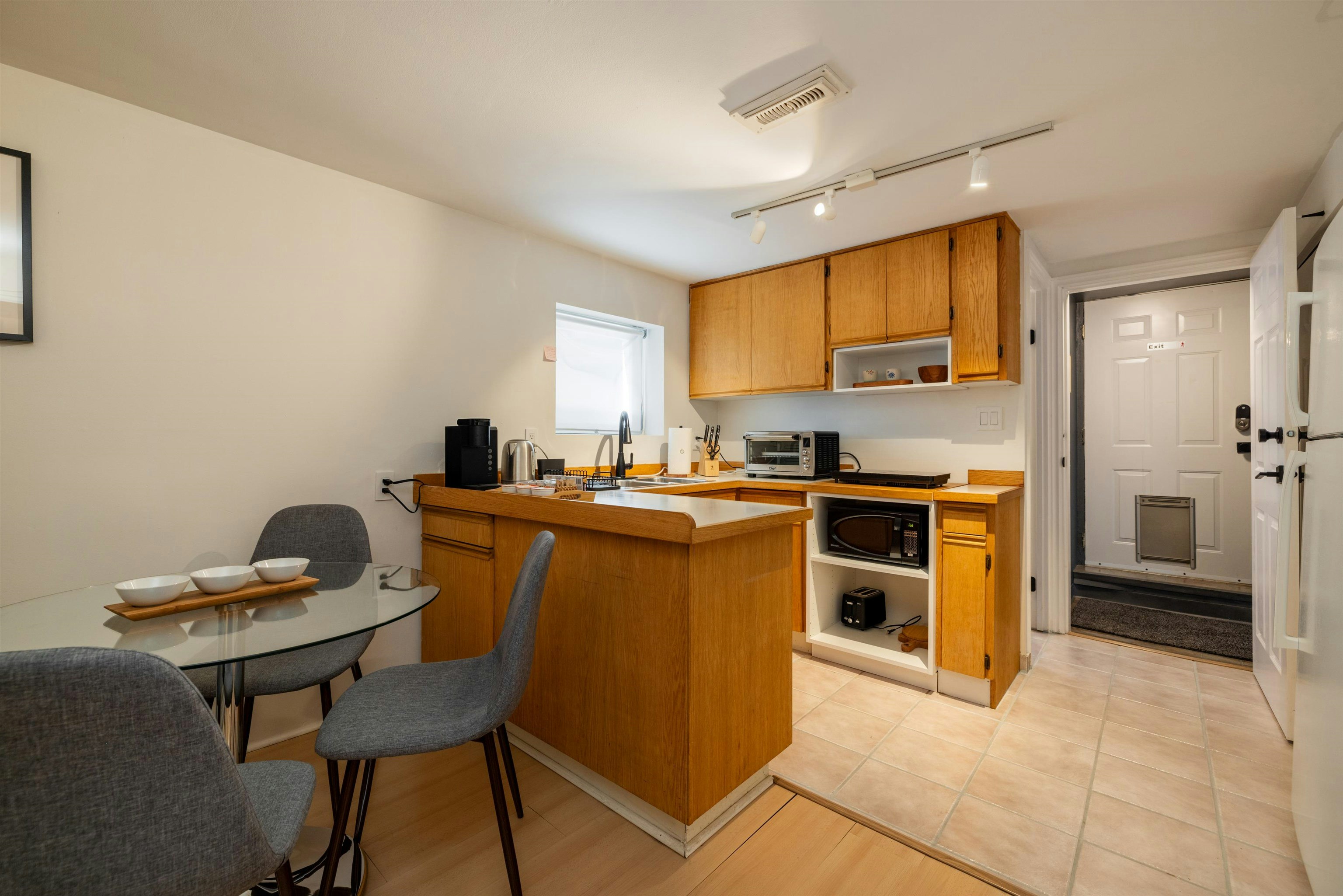 4343 W 11th Avenue, Vancouver, BC, V6R 2L9 - 27