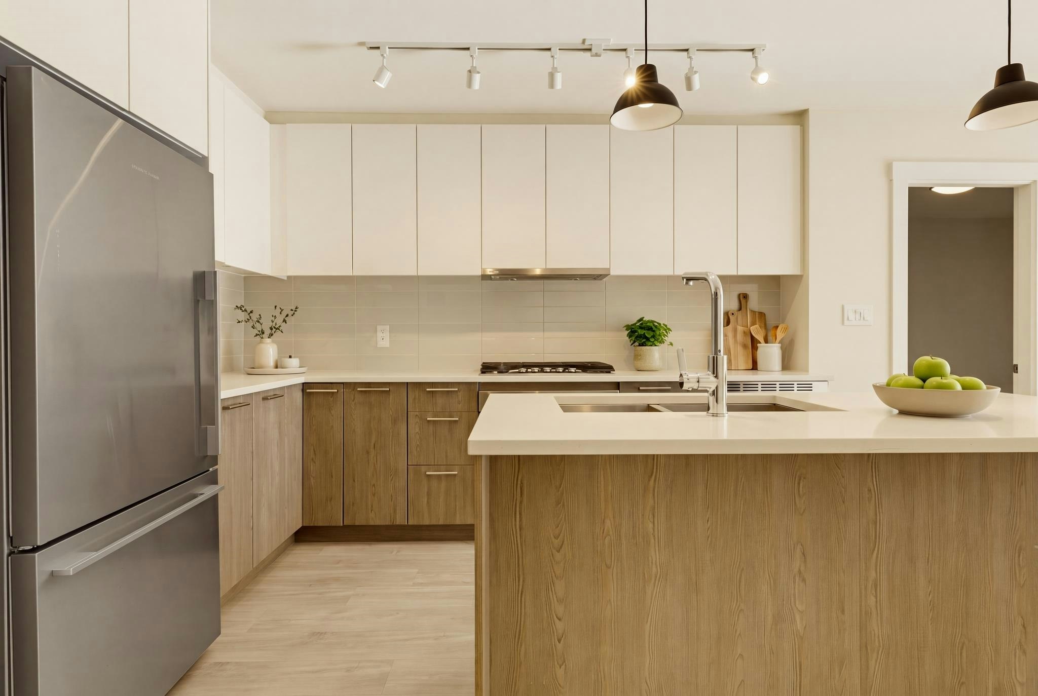 G4-625 E 3rd Street, North Vancouver, BC, V7L 1G6