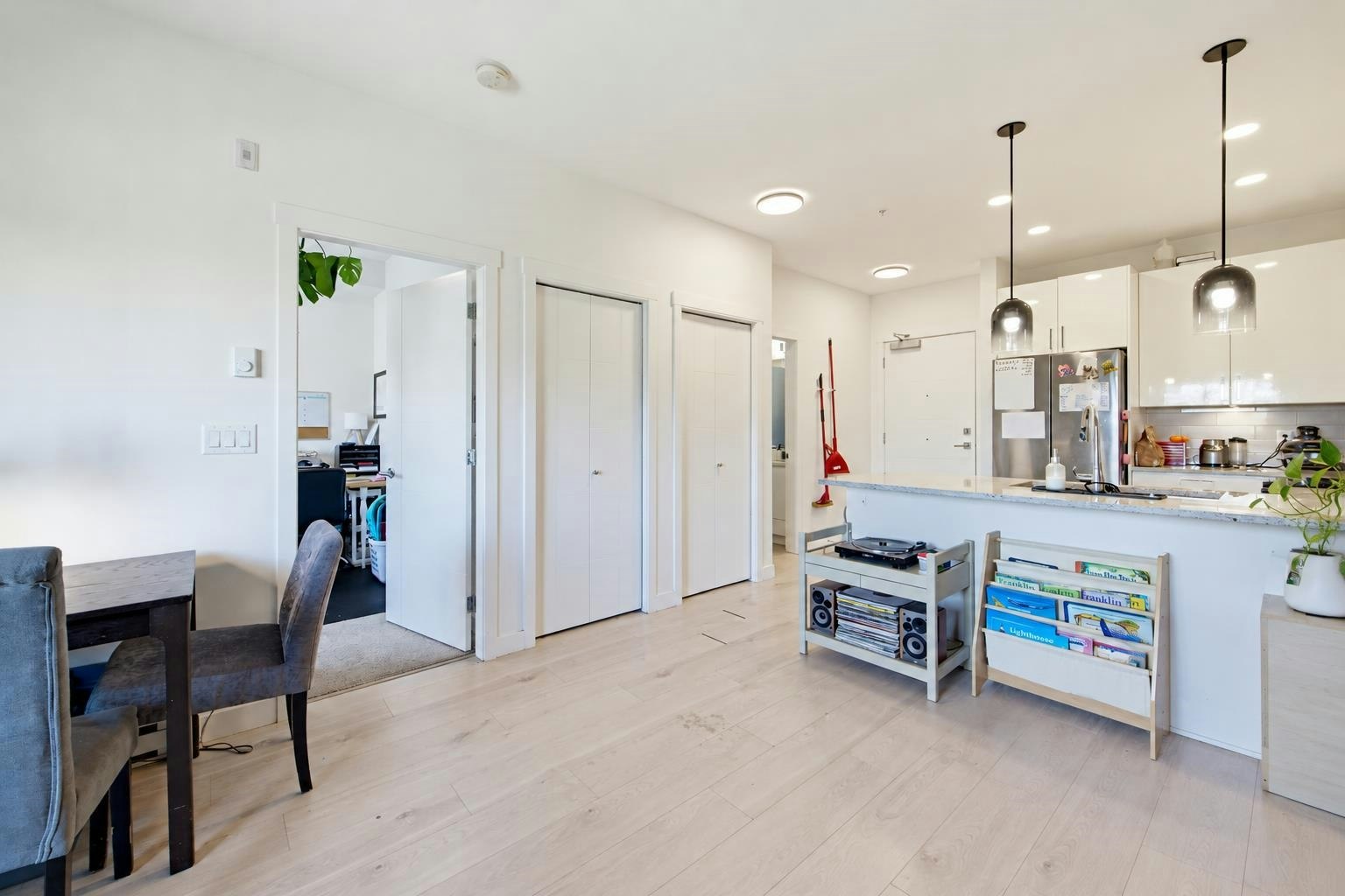 215-5504 Brydon Crescent - 3