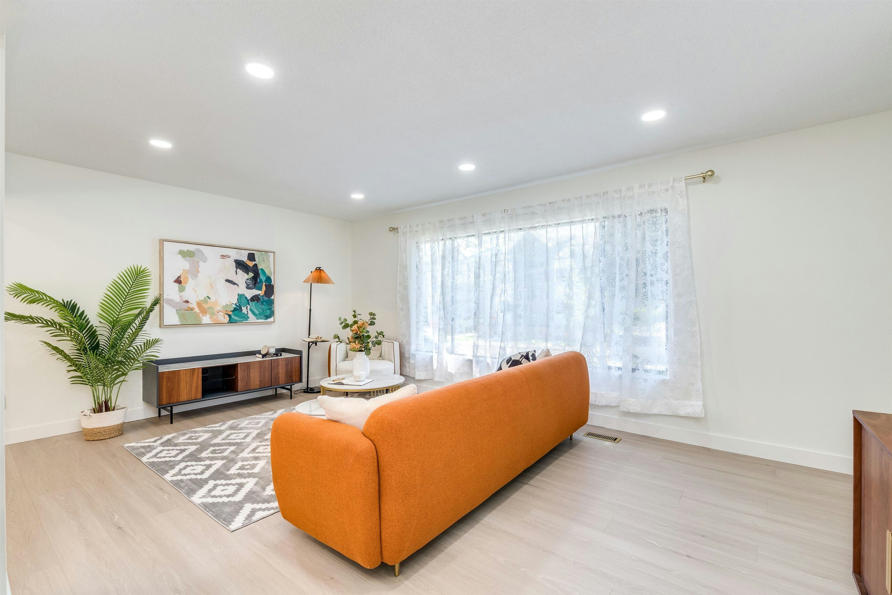 2155 Rindall Avenue - 5