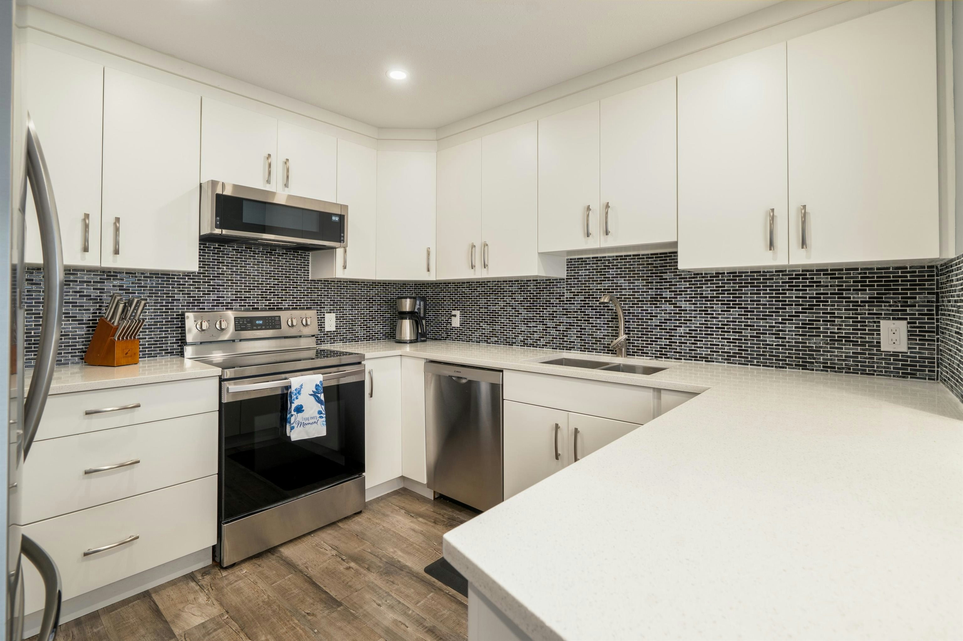 16-12120 189a Street - 2