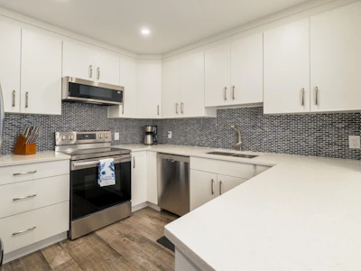 16-12120 189a Street - 2