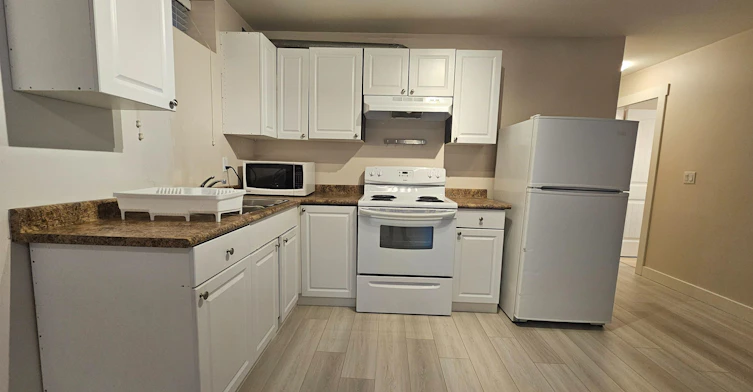 39xx Burke St, Burnaby, BC, V5H 1A6 - 5