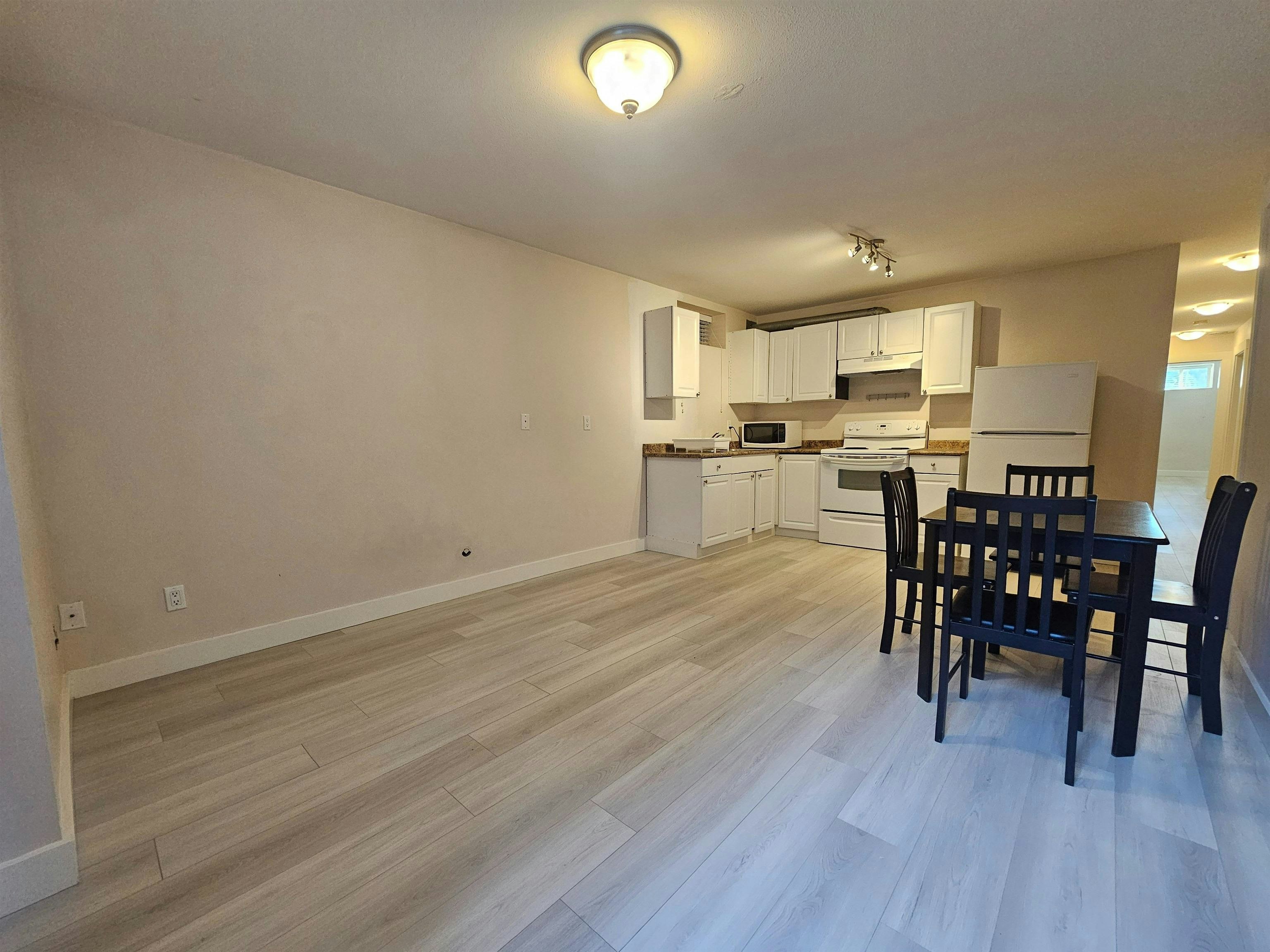  39xx Burke St, Burnaby, BC, V5H 1A6 - 3