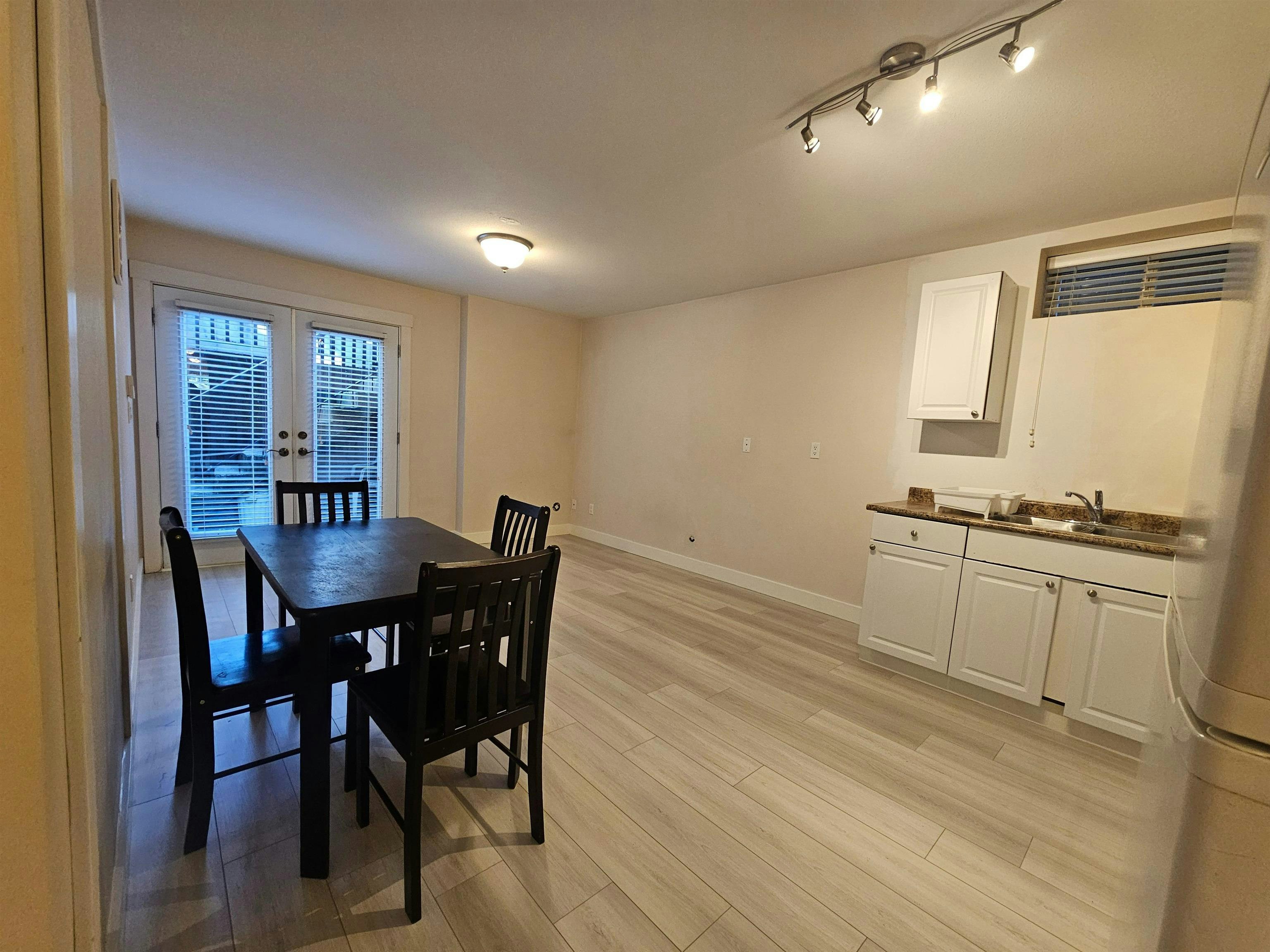  39xx Burke St, Burnaby, BC, V5H 1A6 - 2