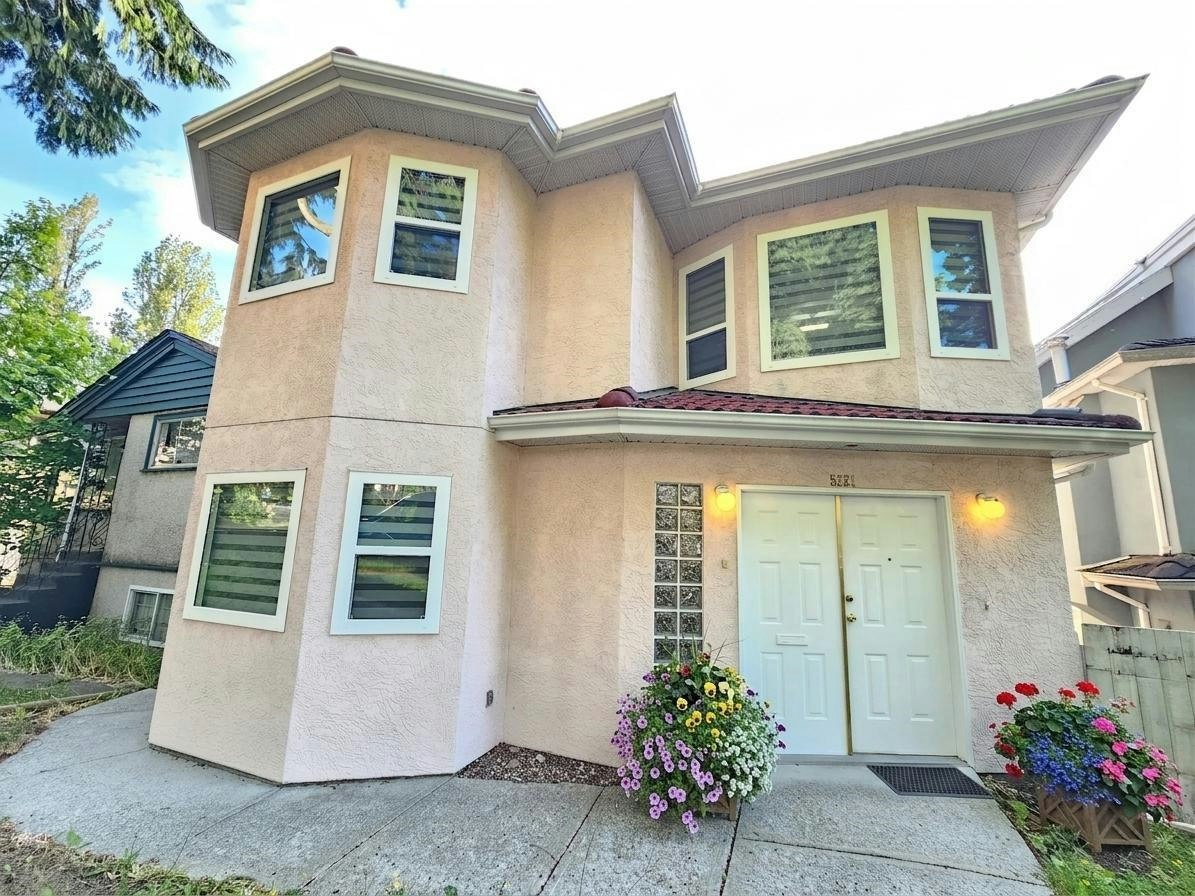 5521 Dundee Street, Vancouver, BC, V5R 3T8