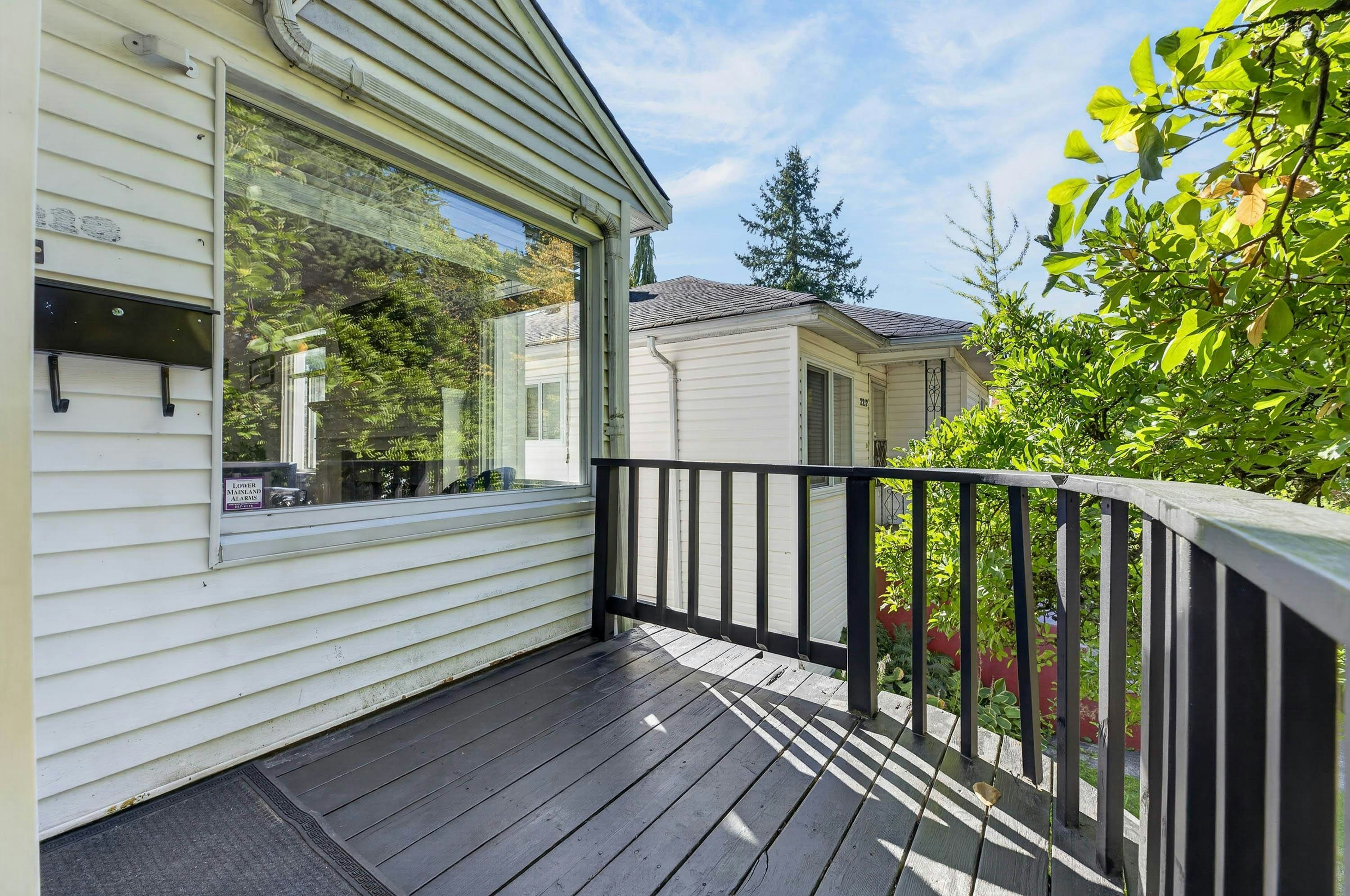 2218 E 11th Avenue, Vancouver, BC, V5N 1Z6 - 3