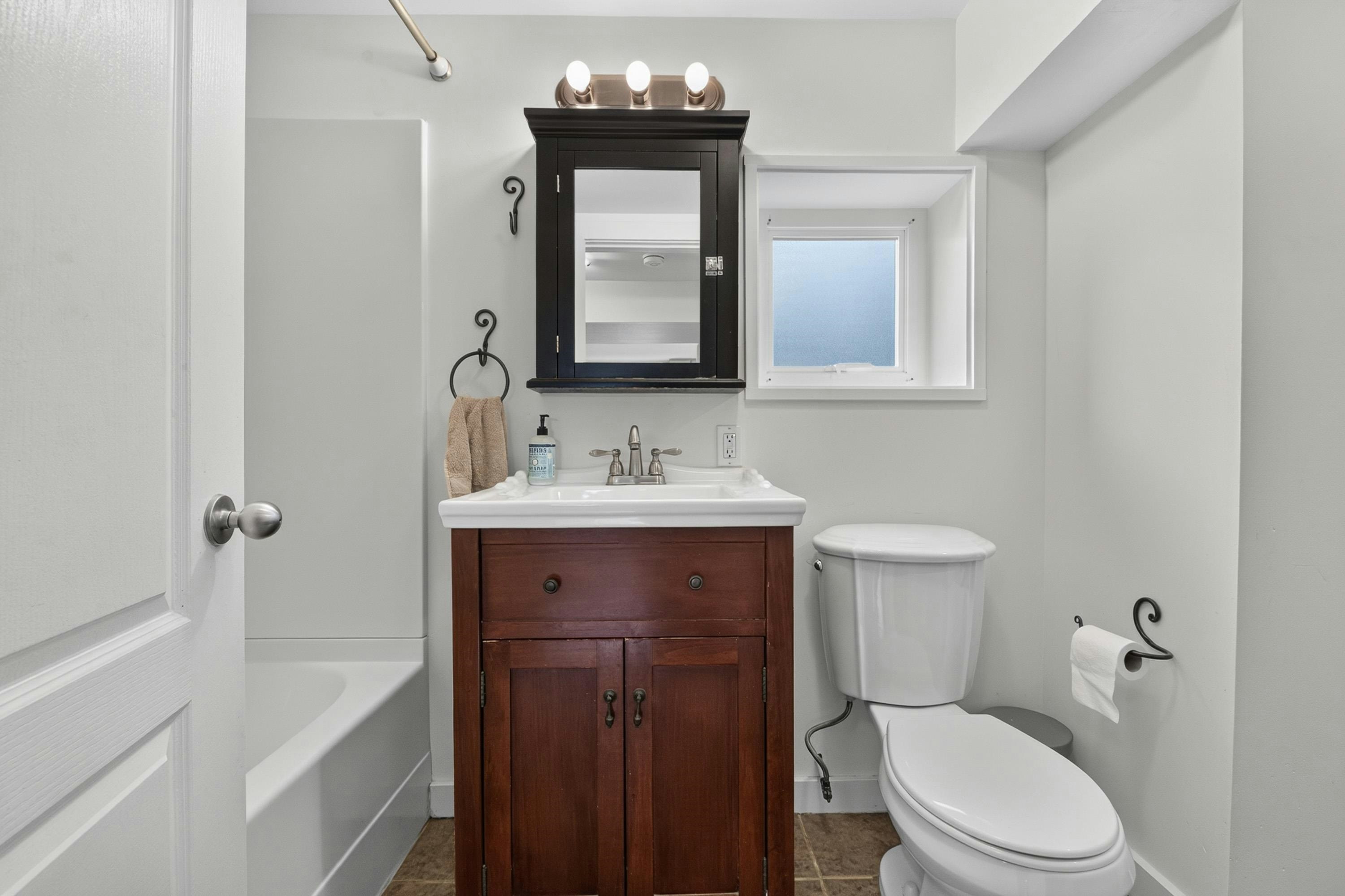 2218 E 11th Avenue, Vancouver, BC, V5N 1Z6 - 32