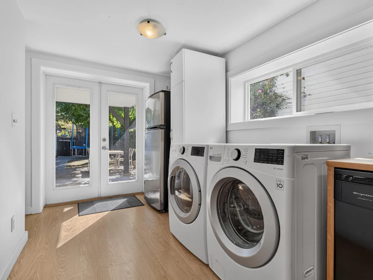 2218 E 11th Avenue, Vancouver, BC, V5N 1Z6 - 27