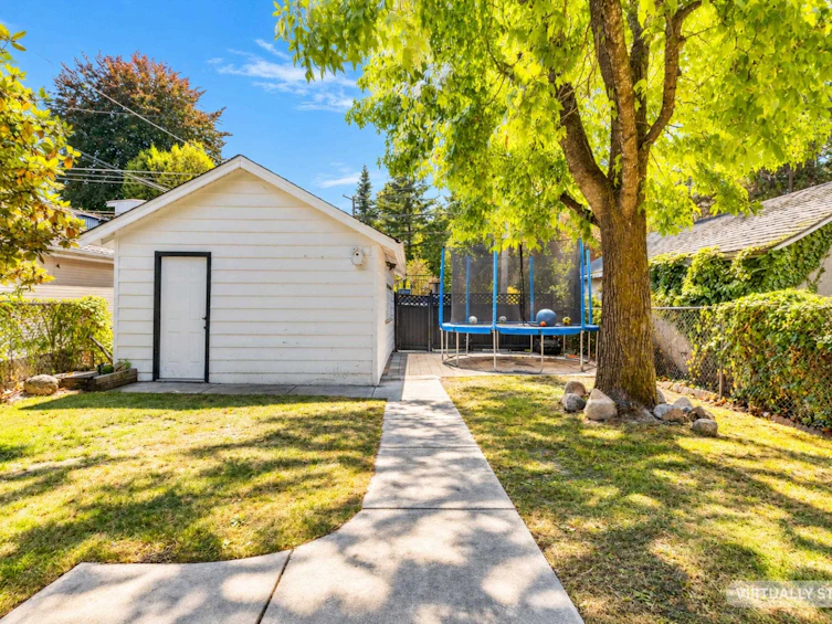 2218 E 11th Avenue, Vancouver, BC, V5N 1Z6 - 37