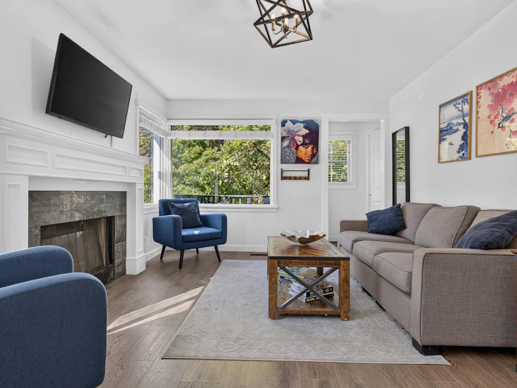 2218 E 11th Avenue, Vancouver, BC, V5N 1Z6 - 4