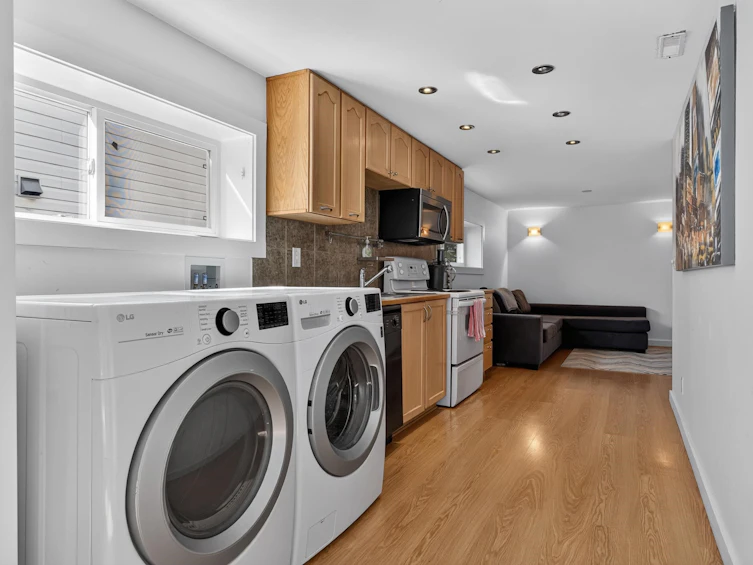 2218 E 11th Avenue, Vancouver, BC, V5N 1Z6 - 26