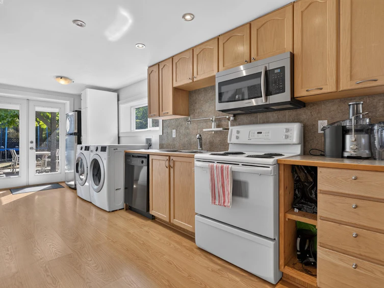 2218 E 11th Avenue, Vancouver, BC, V5N 1Z6 - 24