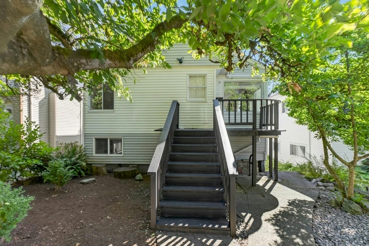 2218 E 11th Avenue, Vancouver, BC, V5N 1Z6 - 2