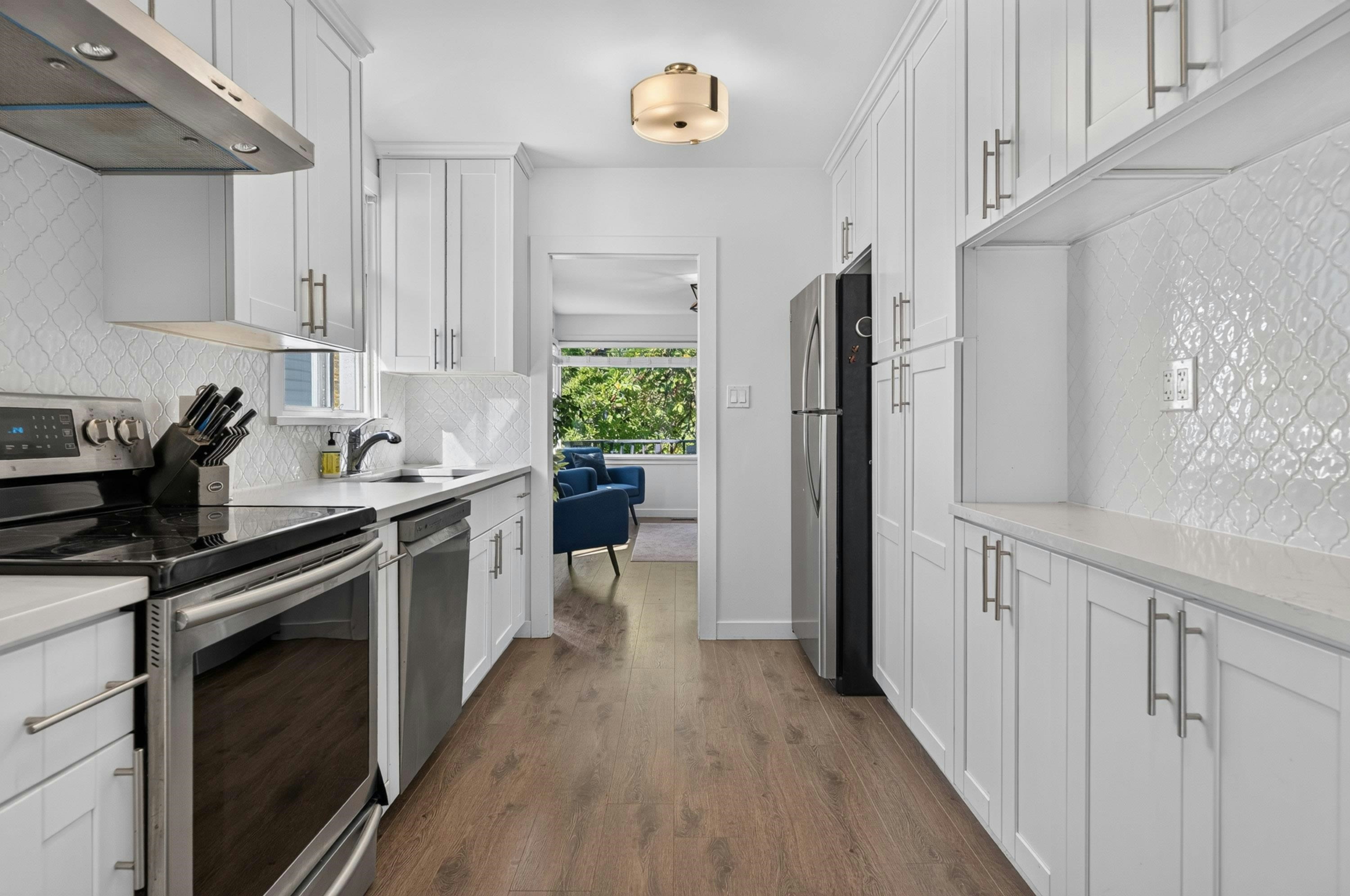 2218 E 11th Avenue, Vancouver, BC, V5N 1Z6 - 9