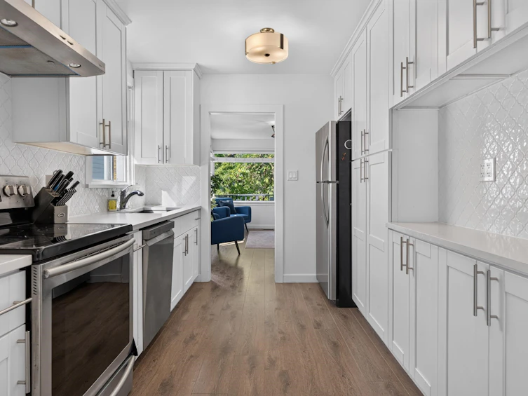 2218 E 11th Avenue, Vancouver, BC, V5N 1Z6 - 9