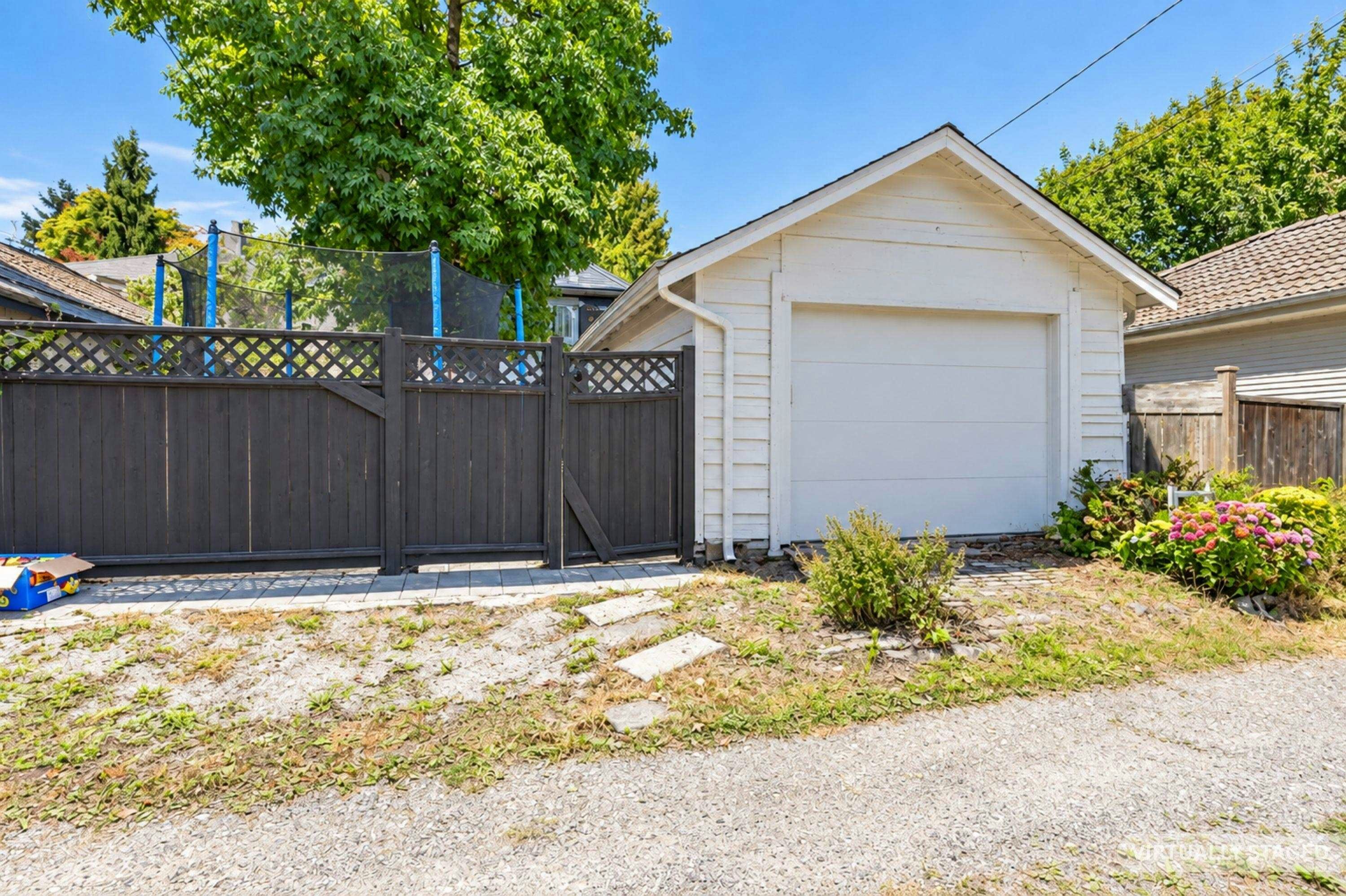 2218 E 11th Avenue, Vancouver, BC, V5N 1Z6 - 39