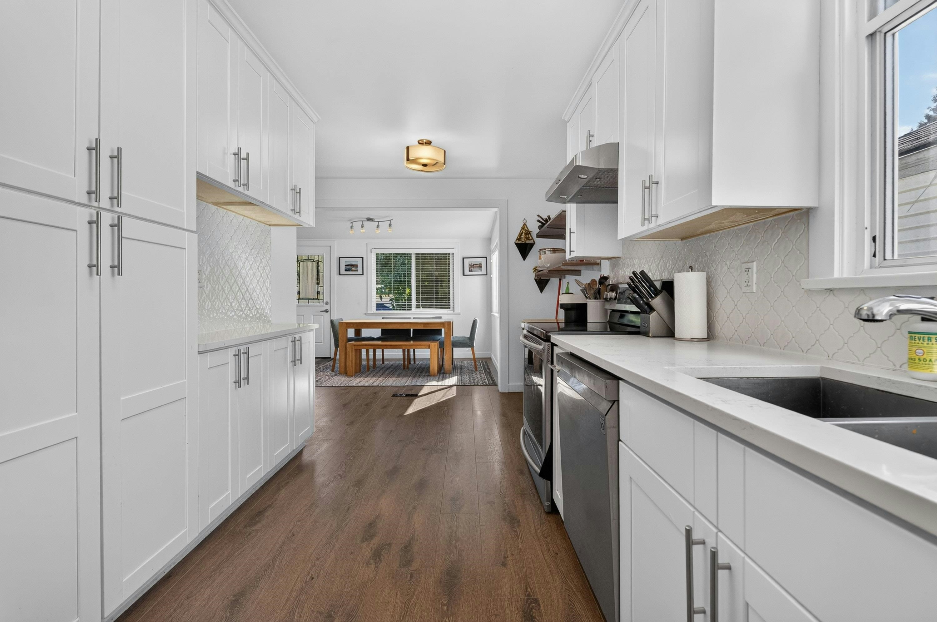 2218 E 11th Avenue, Vancouver, BC, V5N 1Z6 - 10