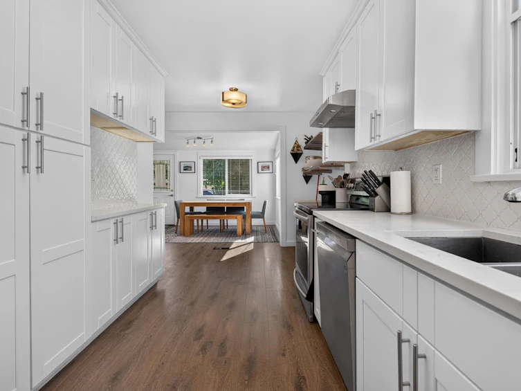 2218 E 11th Avenue, Vancouver, BC, V5N 1Z6 - 10