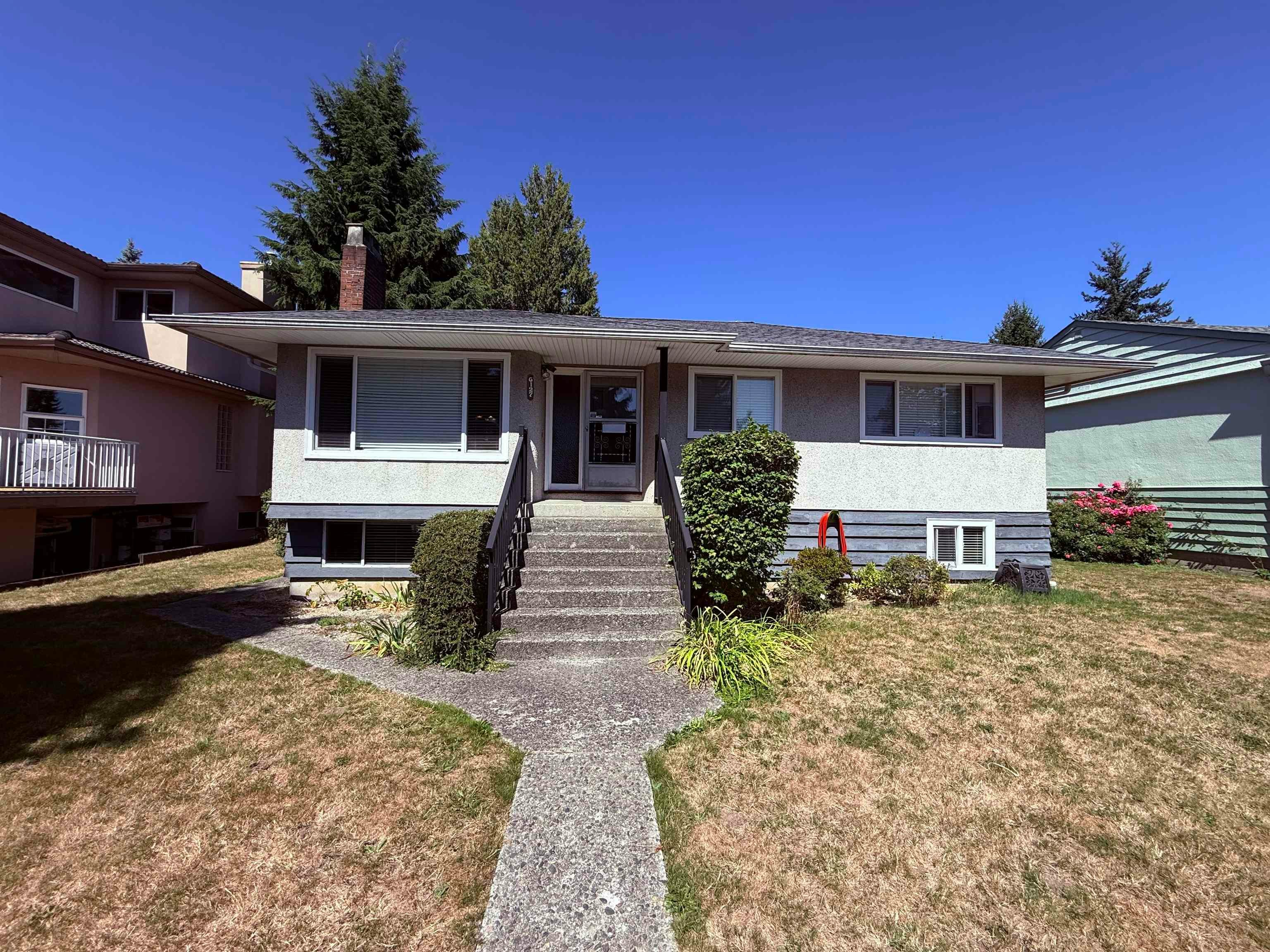 6127 Buchanan Street, Burnaby, BC, V5B 2S4