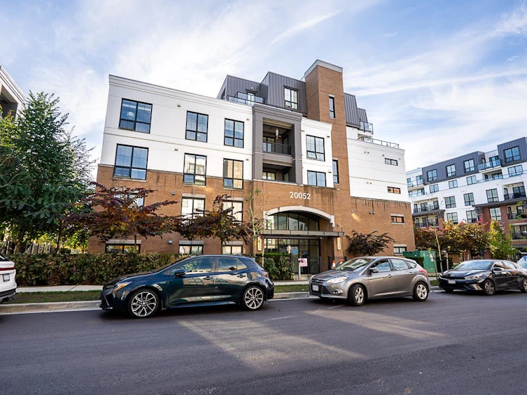 404-20052 83a Avenue, Langley, BC, V2Y 3P4