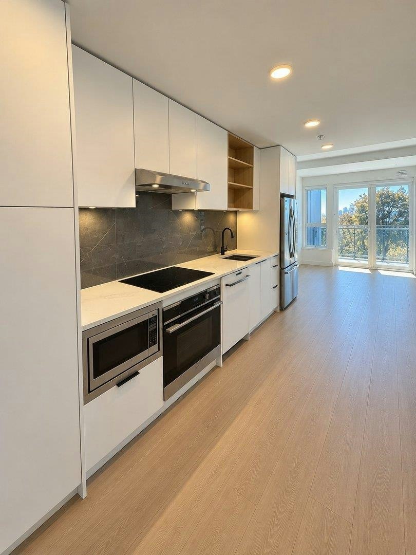 558-422 E 3rd Street, North Vancouver, BC, V7L 0K1 - 2