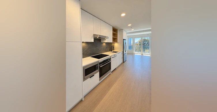 558-422 E 3rd Street, North Vancouver, BC, V7L 0K1 - 2